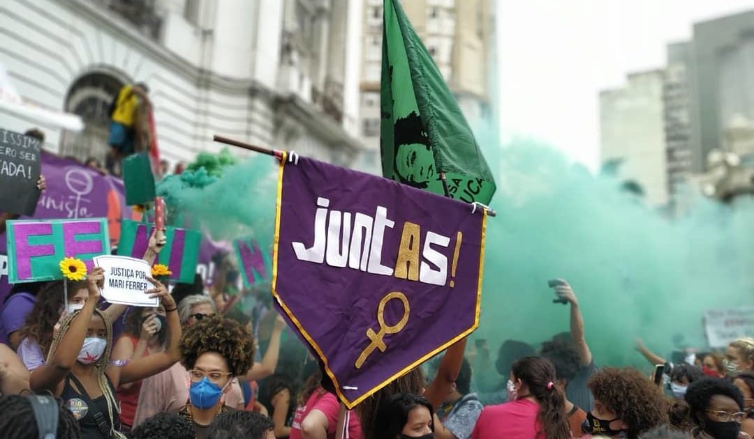 A fúria feminista exige Fora Bolsonaro Genocida!