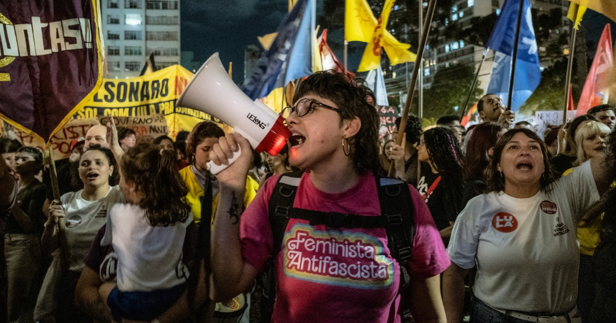 Tomar o futuro em nossas mãos: mulheres nas ruas contra o neofascismo